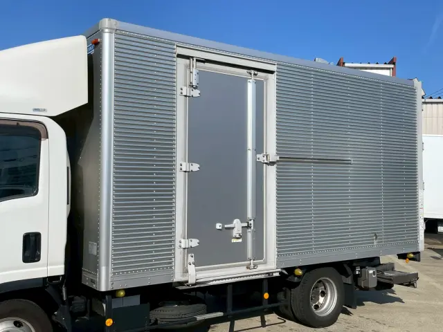 いすゞ エルフ 2RG-NPR88AN(2WD)の写真7