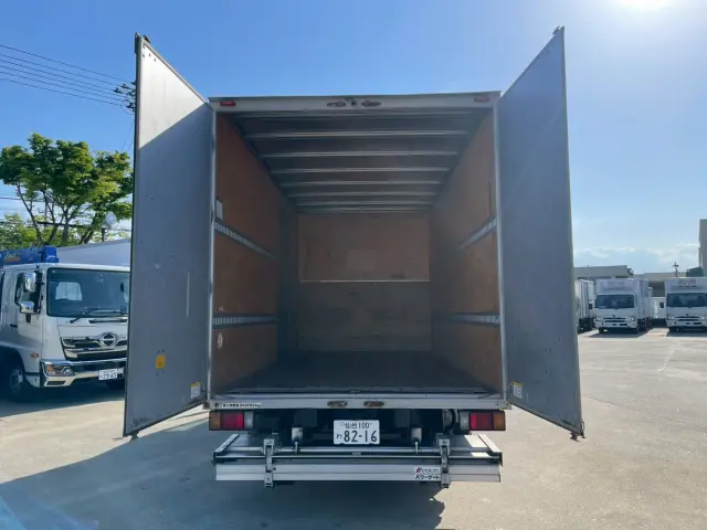 いすゞ エルフ 2RG-NPR88AN(2WD)の写真10