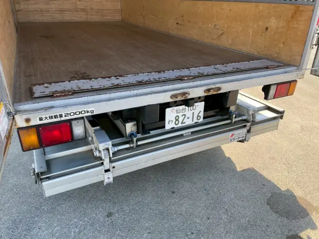 いすゞ エルフ 2RG-NPR88AN(2WD)の写真14