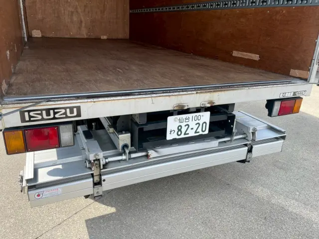 いすゞ エルフ 2RG-NPR88YN(2WD)の写真15