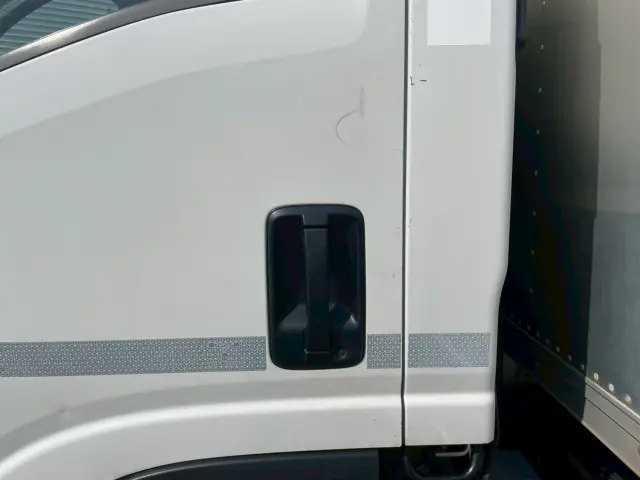 いすゞ エルフ 2RG-NPR88YN(2WD)の写真17