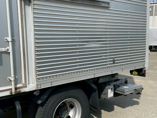 いすゞ エルフ 2RG-NPR88YN(2WD)の写真19