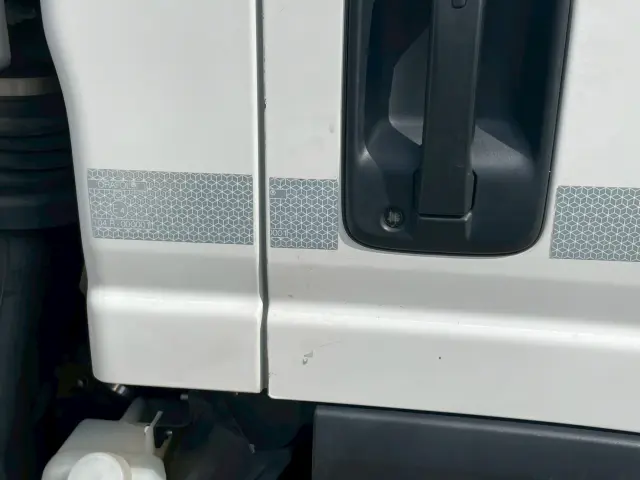 いすゞ エルフ 2RG-NPR88YN(2WD)の写真22