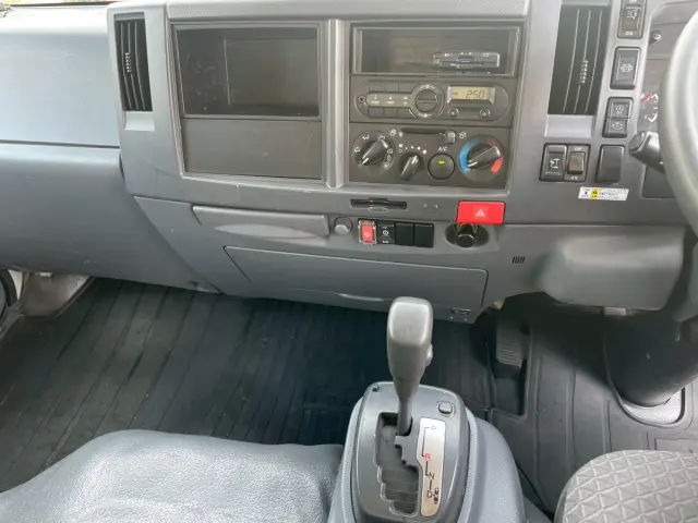 いすゞ エルフ 2RG-NPR88YN(2WD)の写真35