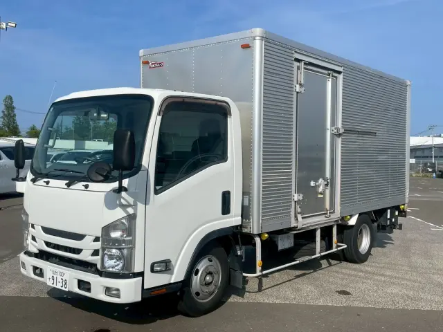 いすゞ エルフ TPG-NMR85AN(2WD)の写真1