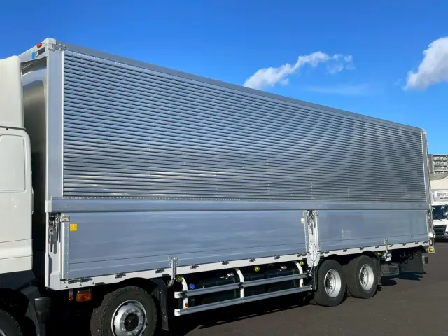 日野 プロフィア 2KG-FW1AHC(2WD)の写真8