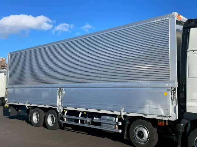 日野 プロフィア 2KG-FW1AHC(2WD)の写真9