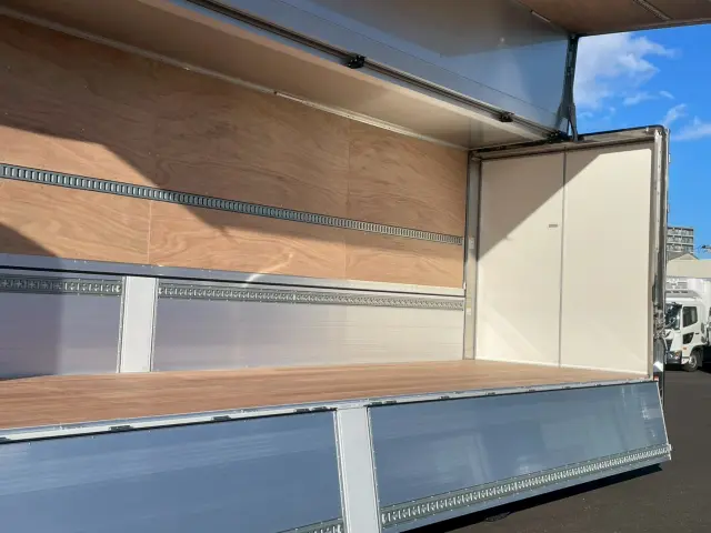 日野 プロフィア 2KG-FW1AHC(2WD)の写真15