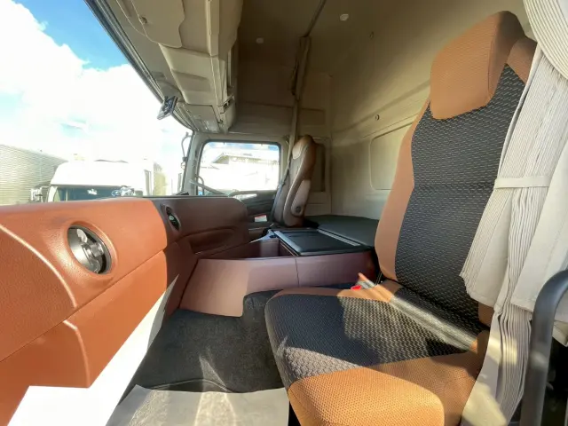 日野 プロフィア 2KG-FW1AHC(2WD)の写真30