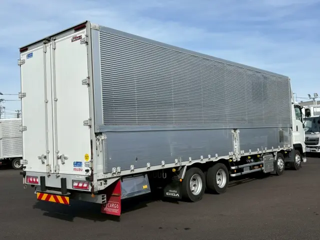 いすゞ ギガ 2PG-CYJ77C(2WD)の写真4