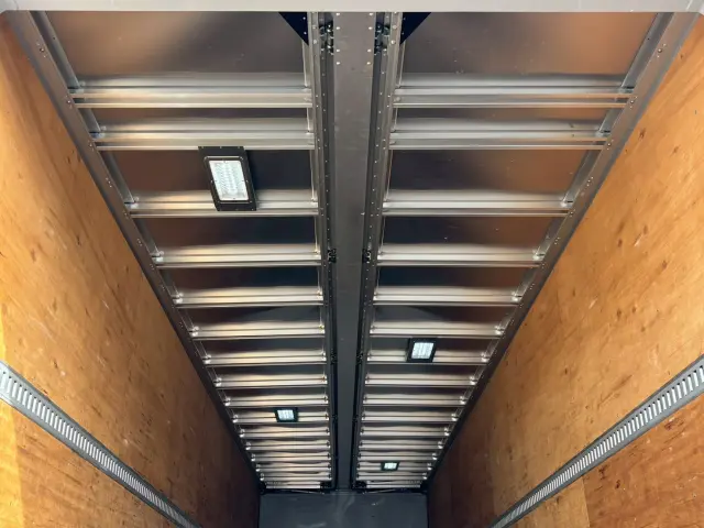 いすゞ ギガ 2PG-CYJ77C(2WD)の写真14