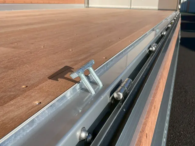 日野 レンジャー 2PG-FD2ABG(2WD)の写真18