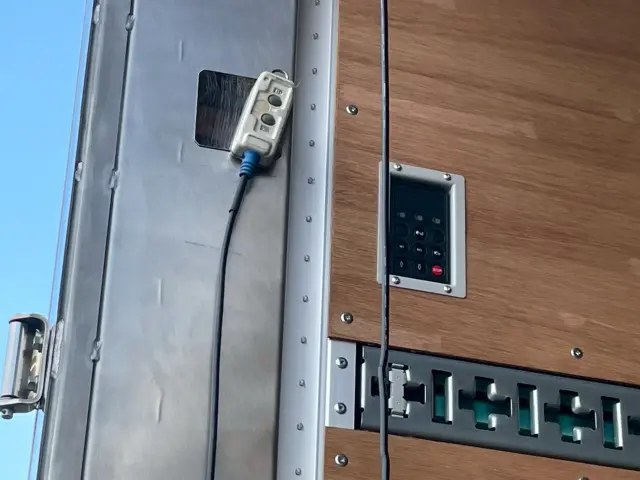 日野 レンジャー 2PG-FD2ABG(2WD)の写真13