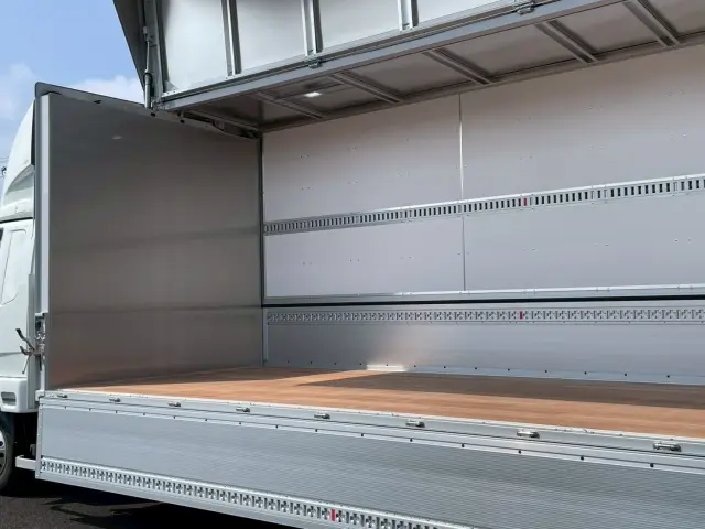 三菱 ファイター 2KG-FK65F(2WD)の写真17