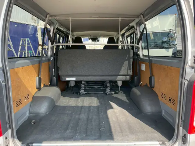 トヨタ ハイエースバン 3DF-GDH201V(2WD)の写真10