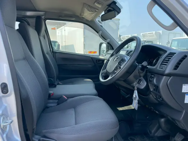 トヨタ ハイエースバン 3DF-GDH201V(2WD)の写真25