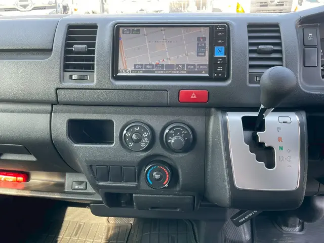 トヨタ ハイエースバン 3DF-GDH201V(2WD)の写真28