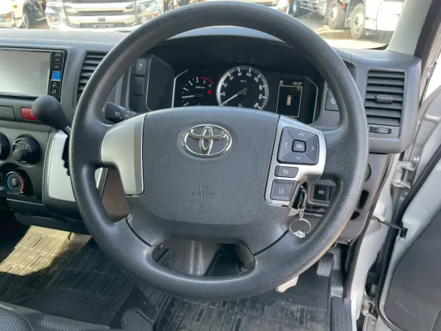トヨタ ハイエースバン 3DF-GDH201V(2WD)の写真29