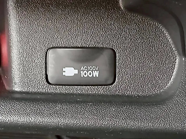 トヨタ ハイエースバン 3DF-GDH201V(2WD)の写真32