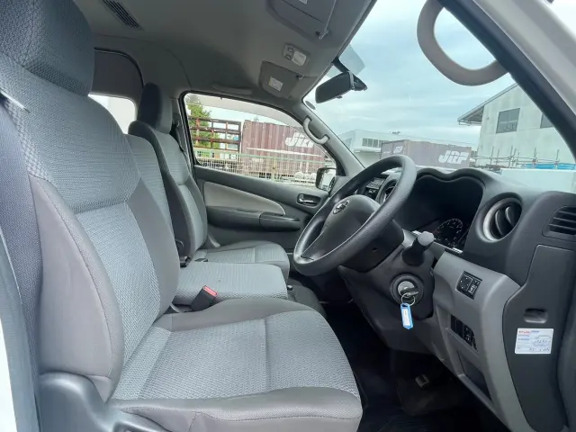 日産 キャラバン CBF-CS4E26改(2WD)の写真24