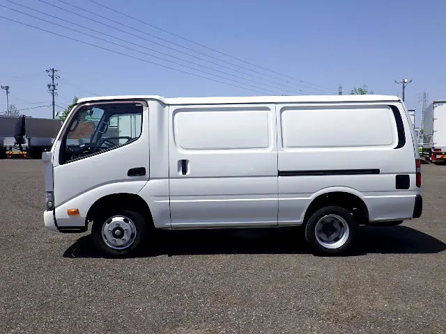 トヨタ ダイナ TKG-XZC605V(2WD)の写真6