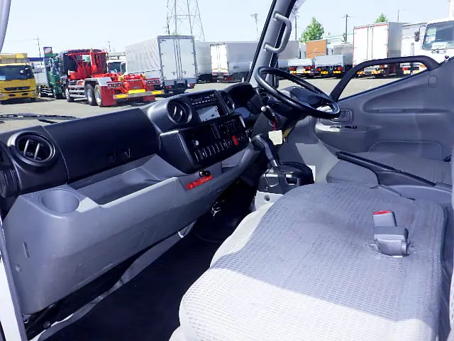 トヨタ ダイナ TKG-XZC605V(2WD)の写真22