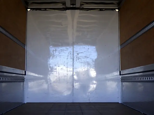 日野 レンジャー 2KG-FD2ABG(2WD)の写真18