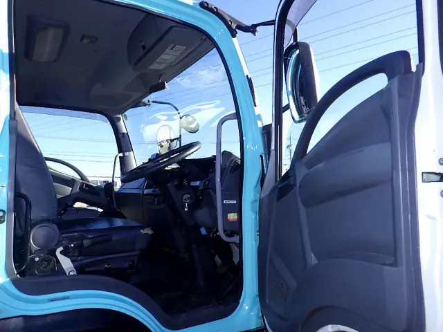 いすゞ フォワード QDG-FVZ34U2(6x4)の写真35