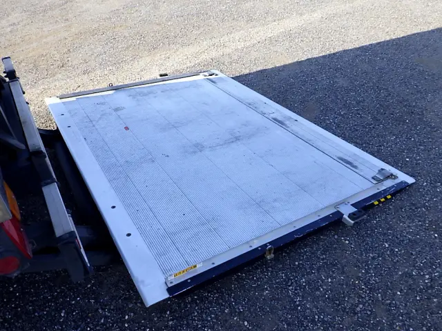 いすゞ フォワード 2PG-FSR90S2(2WD)の写真15