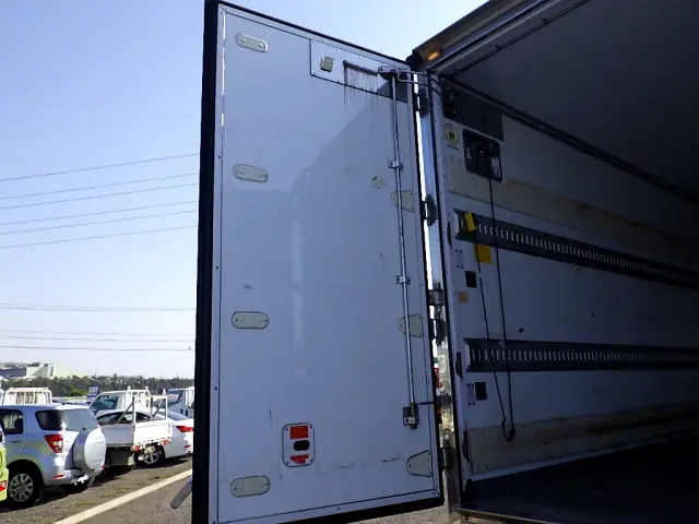 いすゞ フォワード 2PG-FSR90S2(2WD)の写真17