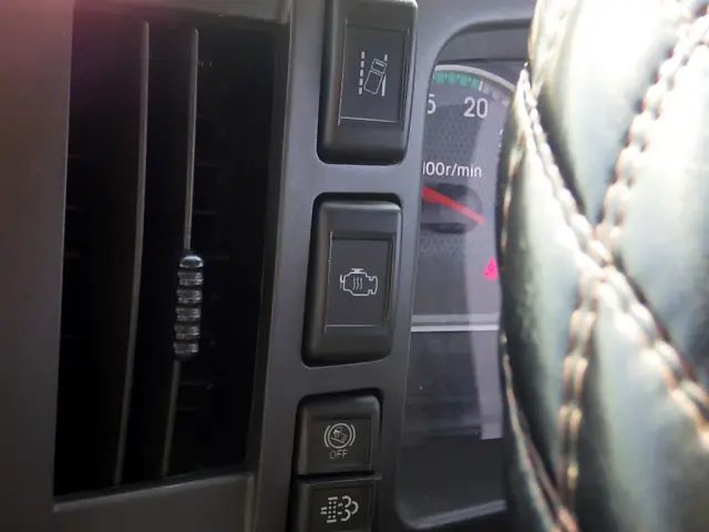 いすゞ フォワード 2PG-FSR90S2(2WD)の写真37