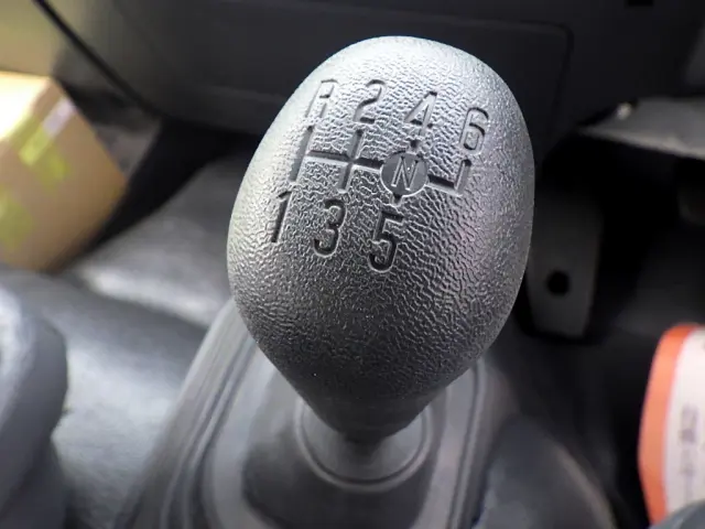 UD コンドル 2RG-BRR90S1(2WD)の写真15