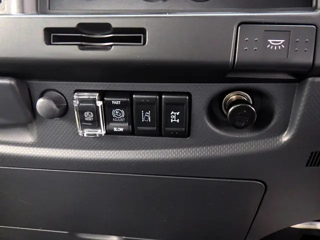 UD コンドル 2RG-BRR90S1(2WD)の写真17