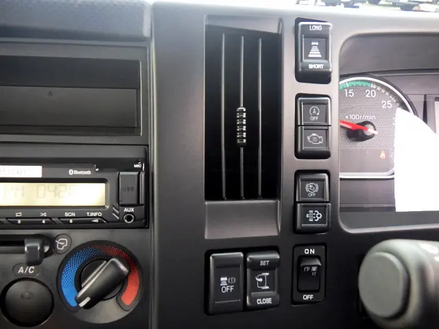 UD コンドル 2RG-BRR90S1(2WD)の写真18