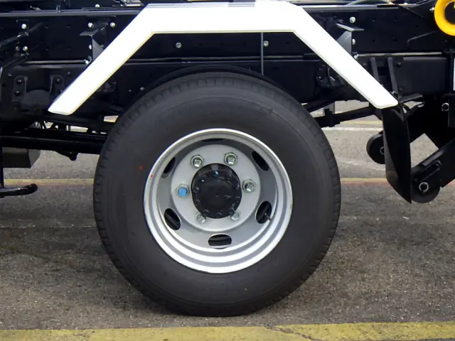 UD コンドル 2RG-BRR90S1(2WD)の写真27