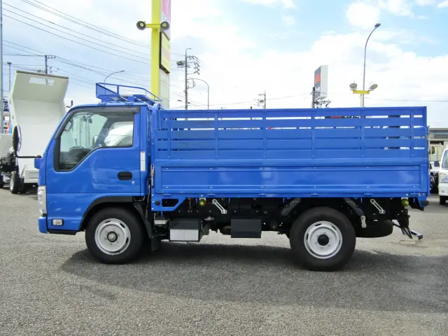 エルフ用 ラジエータグリルのみ 8-97429571-2 2RG-NJR88A エルフ用 ラジエータグリルのみ 8-97429571-2 2RG-NJR88A