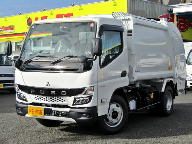 ホボ未使用のプレス式パッカー車が入庫です♪|三菱 キャンター 2RG-FEAVO(2WD)の写真1