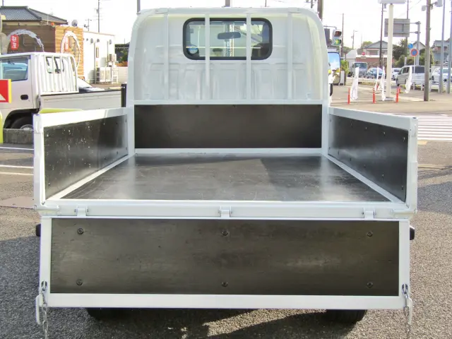 荷台内面はこんな感じ♪|マツダ タイタン TRG-LHR85A(2WD)の写真6