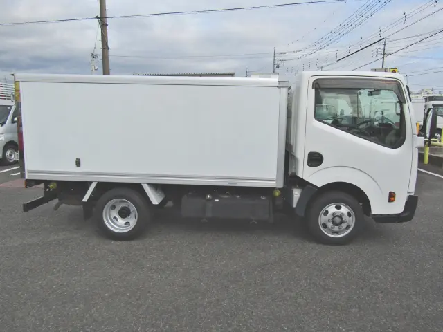 目立つキズや看板アトなどもなく内外装とも状態がキレイに保たれたおススメの1台!|日産 アトラス CBF-SQ2F24(2WD)の写真4