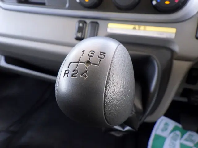 三菱 キャンター 2RG-FEB80(2WD)の写真15