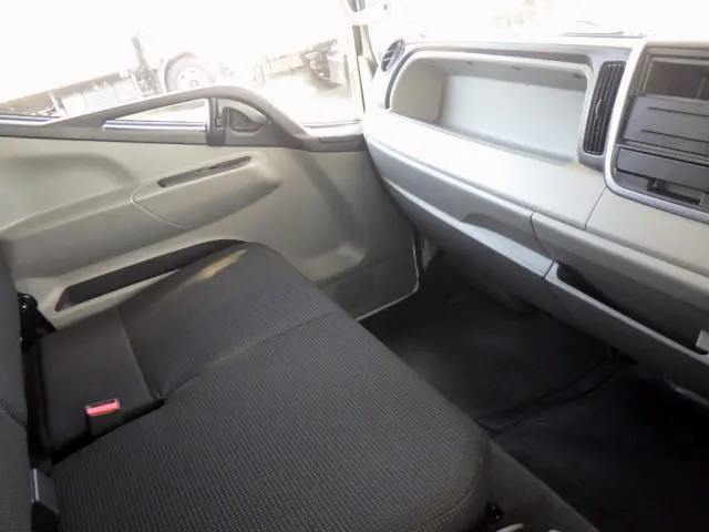 三菱 キャンター 2RG-FEB80(2WD)の写真23