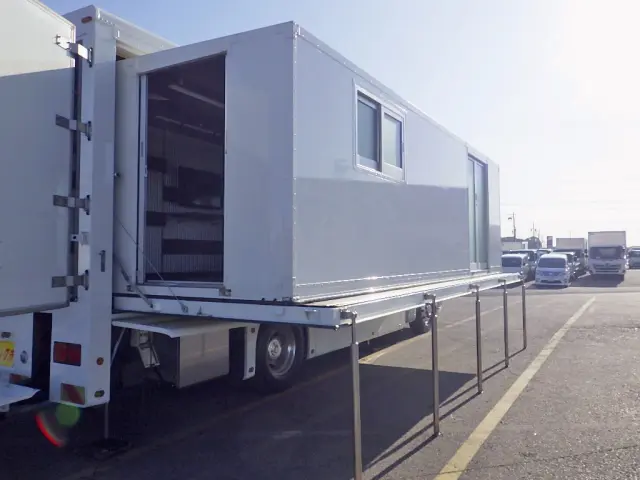 日野 プロフィア QKG-FH1ANAG(2WD)の写真10