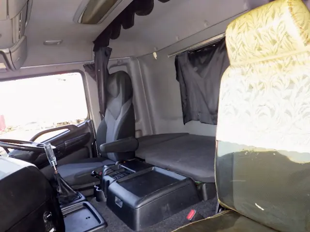 日野 プロフィア QKG-FH1ANAG(2WD)の写真11