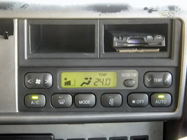 日野 プロフィア QKG-FH1ANAG(2WD)の写真17