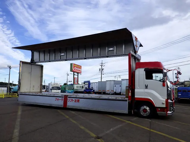 いすゞ ギガ QPG-CYJ77B(8x4)の写真5