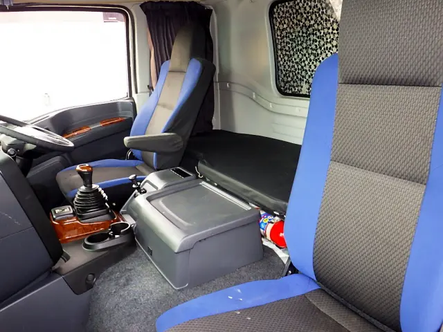 いすゞ ギガ QPG-CYJ77B(8x4)の写真11