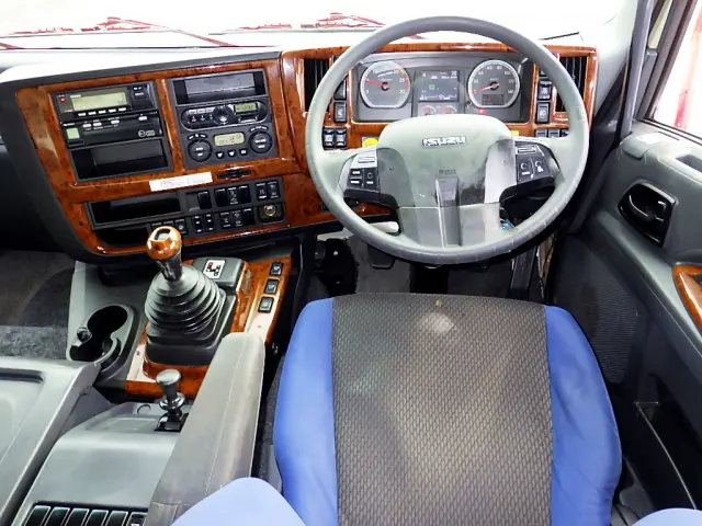 いすゞ ギガ QPG-CYJ77B(8x4)の写真12