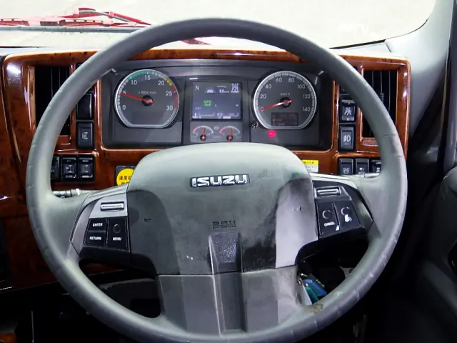 いすゞ ギガ QPG-CYJ77B(8x4)の写真13