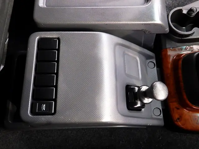 いすゞ ギガ QPG-CYJ77B(8x4)の写真15