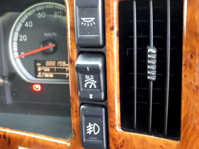 いすゞ ギガ QPG-CYJ77B(8x4)の写真22